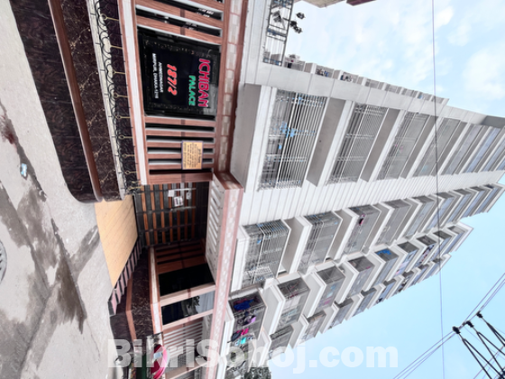 Mirpur-1, Ansercump/60 feet Flat Sale
